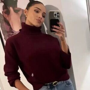 Sporty and rich maroon turtleneck - new! Women’s size small